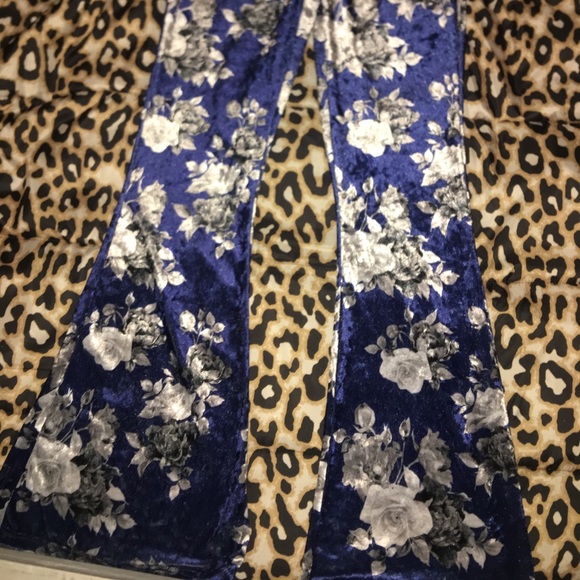 Blue flower bell bottoms women - Picture 3 of 6